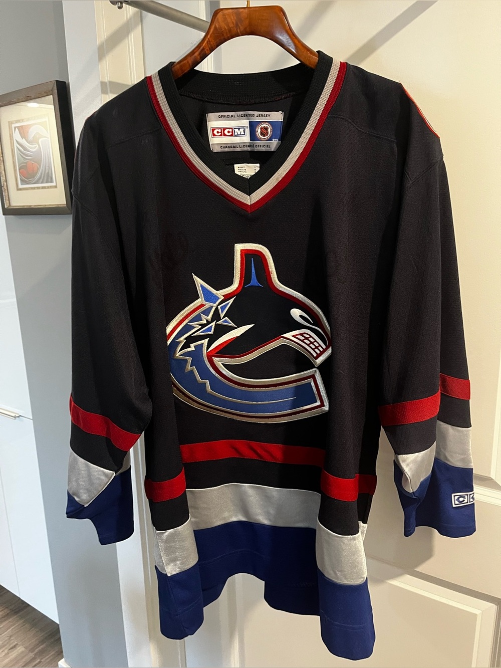 Autographed CANUCKS 2007 Orca Alternate Jersey - Adult Large, Excellent